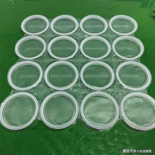 硅膠制品廠仍用人工拆邊的原因